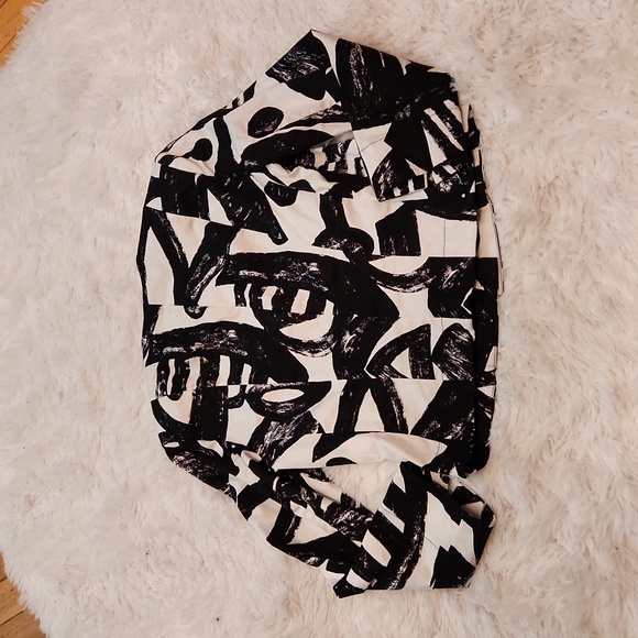 Airfield abstract print black and white cropped blazer size small - Picture 8 of 10